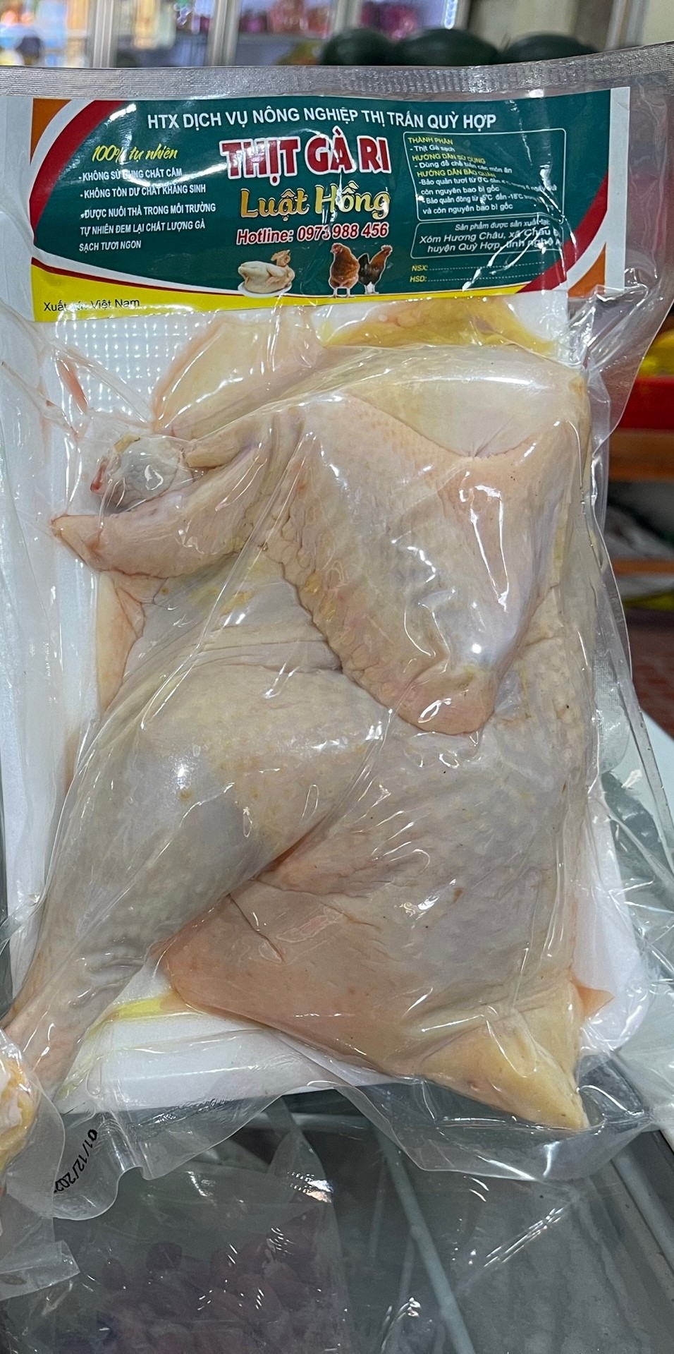 Thịt Gà ri Luật Hồng 1/2 con